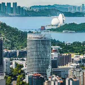 Crowne Plaza Center By Ihg - Offers Free One-way Shuttle To Chimelong Ocean Kingdom Hotel Zhuhai